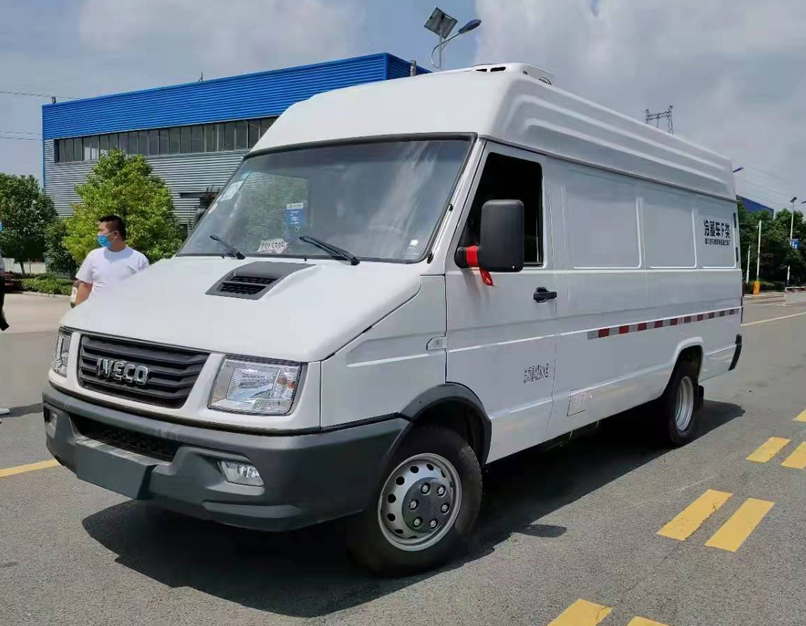 國六 依維柯面包冷藏車